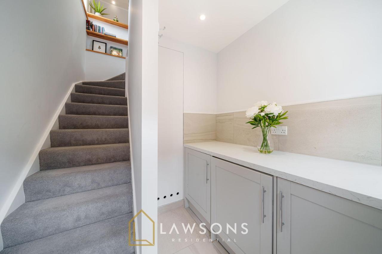 Loft Living By Lawsons With Parking Apartman Windsor Kültér fotó