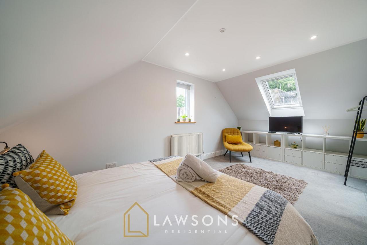 Loft Living By Lawsons With Parking Apartman Windsor Kültér fotó